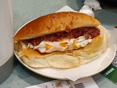 招牌咸牛肉芝士猪仔包-华嫂冰室(尖沙咀店)