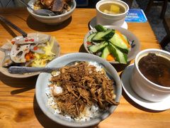 -红猪卤肉饭(大西洋美食城店)