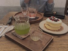 杂莓酸奶油松饼-無早咖啡