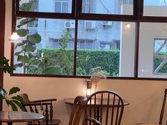 -Café Monson