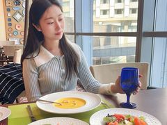 -香格里拉鱼跃地中海西餐厅·牛排披萨