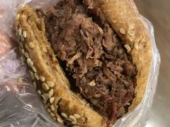 烧饼夹烧牛羊肉-老爆肚满五香烧牛羊肉