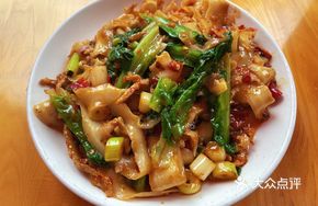 Fish-flavored Pork with Knife-cut Noodles
