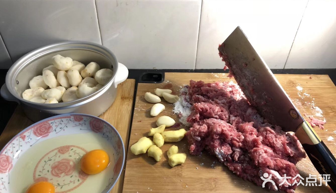 【莲藕肉丸和荸荠肉丸】