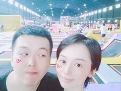 -嘿哟动霸CHUA·新潮玩运动娱乐中心·蹦床滑冰团建乐园