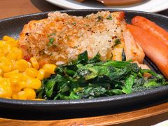 蒜香鸡排配烟熏烤肠-萨莉亚意式餐厅(百联徐汇店)