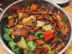 牛肝菌焖饭-老滇山寨•云南特色菜•地方菜•民族风情歌舞表演(金碧店)