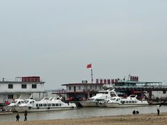 -巴陵广场