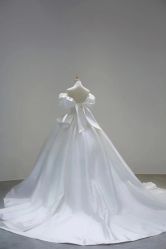 -Lady  Jane高端婚纱礼服馆