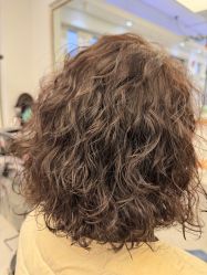 -镁连社·美联社