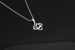 -威德钻石-克拉钻大本营(南京东路店)