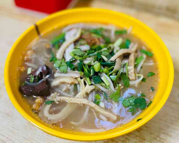 鹊桥毛肚米线(曼哈顿店)-"朋友的朋友推荐了一百次.下午六点多去的.