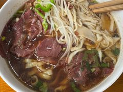 牛肉菌菇双拼面-邵顺兴锅盖面(金山宝地店)