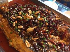 -鸣记脆皮烤鱼·海鲜烤鱼(三八广场店)