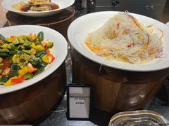 -广州万富希尔顿酒店·感趣自助餐厅·金秋蟹宴生蚝海鲜刺身