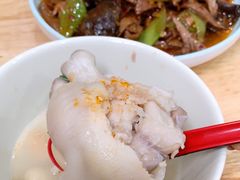 -雷祖芳老妈蹄花店