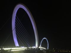 -南京眼步行桥