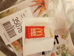 -麦当劳(汉口火车站候车室店)