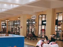 -王府井奥莱临潼小镇(临潼店)