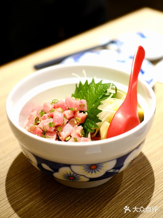 小山日本料理(岭南天地店)葱吞拿鱼腩寿司饭图片