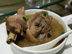 榛蘑炖小鸡-江南船宴