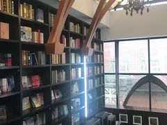 -钟书阁(松江泰晤士小镇店)