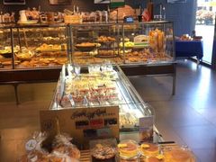 面包甜点陈列柜-巴黎贝甜(五月花广场店)