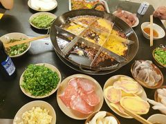 -岗上渣渣老火锅(两路口店)