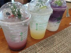 -Chom Cafe and Restaurant