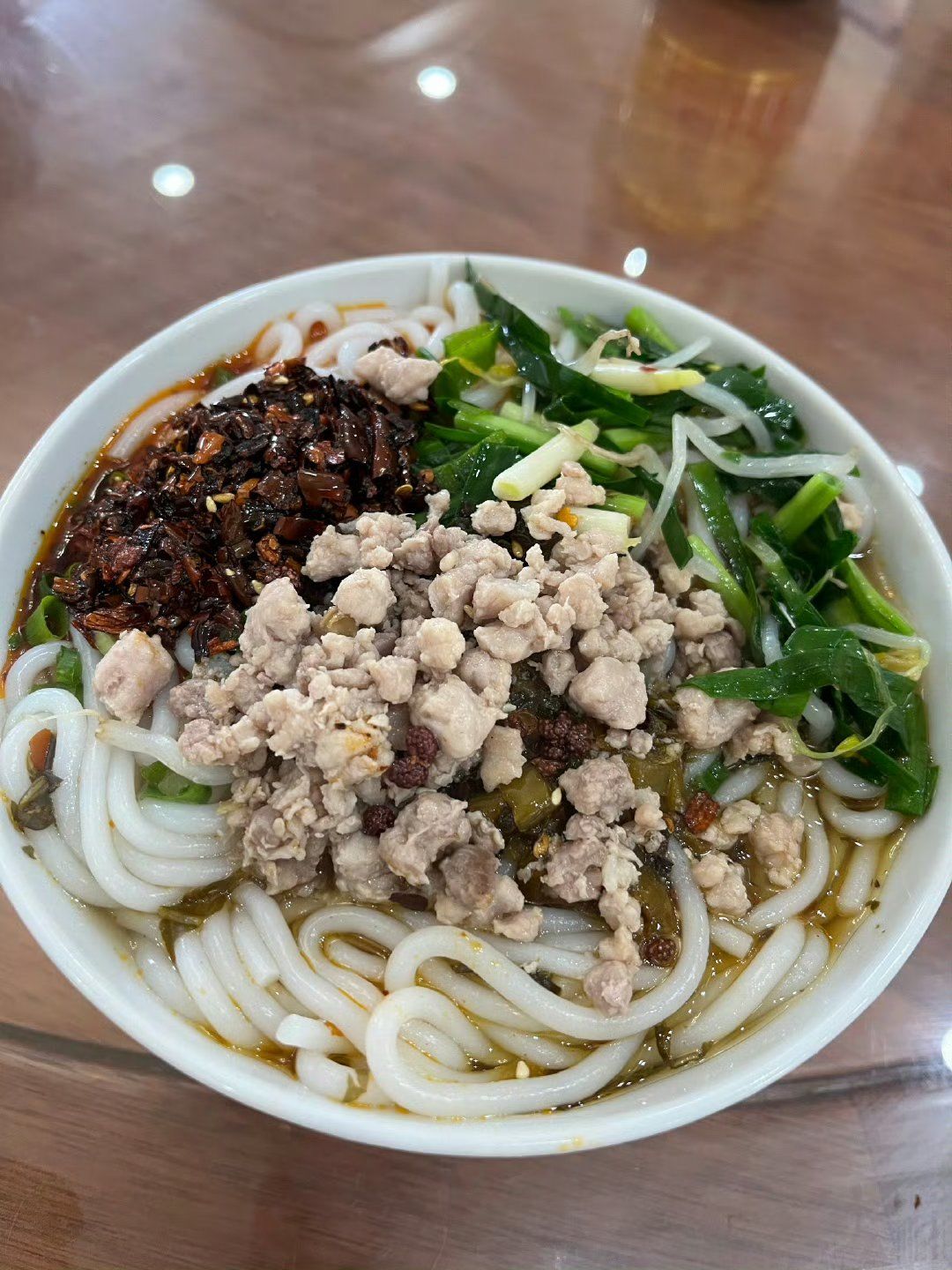 第一次吃陆良特色米线,跟我们红河州的米线完全