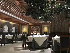 -八府香鸭·啫啫煲(华山路店)