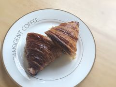 牛角包烧麦-不正咖啡(万达尊店)