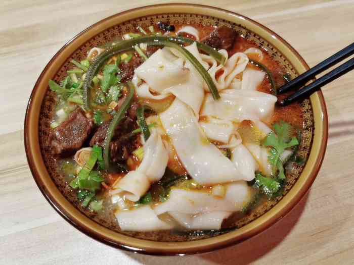 「牛肉炒烩面」好像都差不多,能吃饱