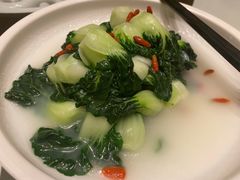鱼汤煮高山小白菜-广州富力丽思卡尔顿酒店·丽轩·粤菜