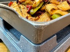 -俭寨大盘鸡·手抓肉·烧烤新疆菜(乌苏路店)