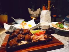 -穹六人间 people 6(岳阳路店)