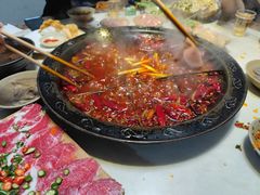 -渝嘴小老弟老火锅(华新村店)