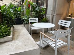 露天位-迦南的早晨蛋糕甜品集合店