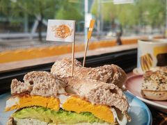 鸡蛋牛油果贝果-Catch Bagel(芳草地店)