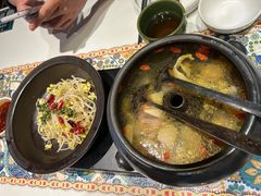 -云海肴·汽锅鸡·云南菜(天山百盛优客店)