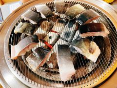 -围炉肉舍•炭烤活鳗•丹东海鲜烤肉(步行街店)