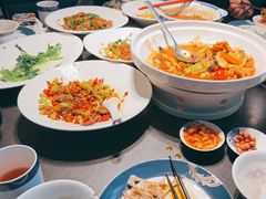 -凤凰湘语·平价海鲜餐厅(浦东旗舰店)