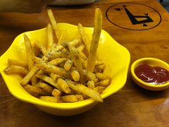 -BHC炸鸡(明洞总店)