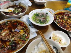 -杨三娘跷脚牛肉(羊子山西路店)