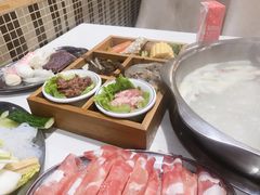 -尚品海鲜肥牛自助火锅(湖明店)