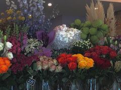 -FLOVIE FLORIST CAFE