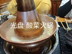 -果松木炭酸菜铜火锅·外婆参鸡汤