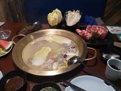 -重庆爽翻天老火锅(临平万达广场店)