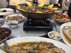 -丹水桥地锅鱼·翘嘴鲌·地方特色全鱼宴(丹江口大坝店)