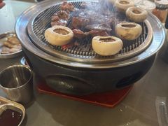 -围炉肉舍•炭烤活鳗•丹东海鲜烤肉(步行街店)